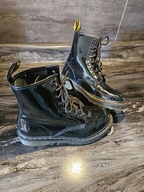 Doc Dr. Martens 1460 W Patent Leather Combat Boots Women's Size 7